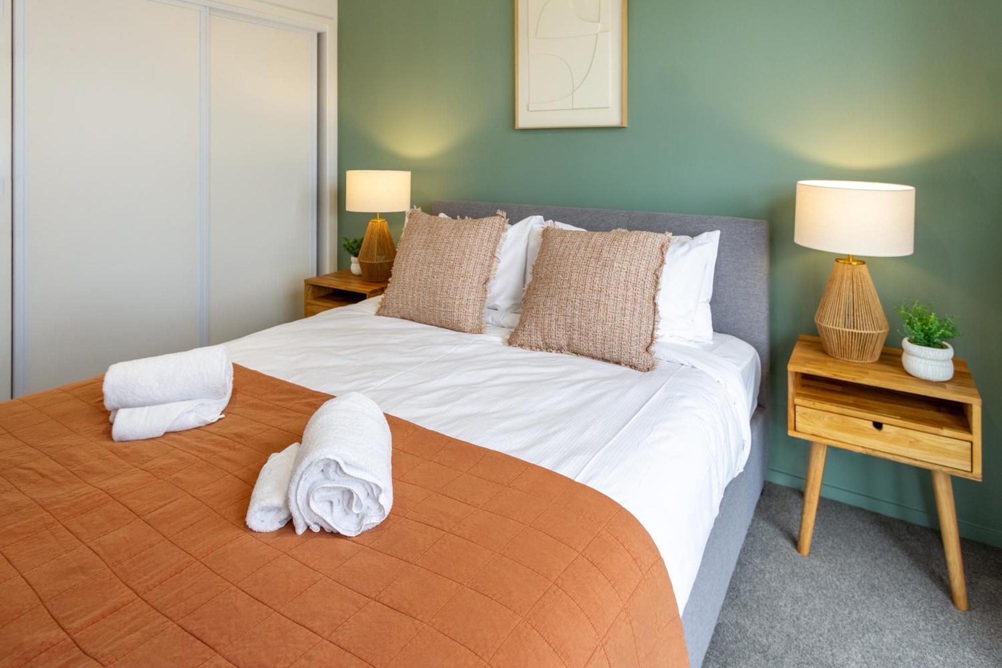 Modern City Lifestyle: 2 Bedroom 1 Bath Christchurch Extérieur photo