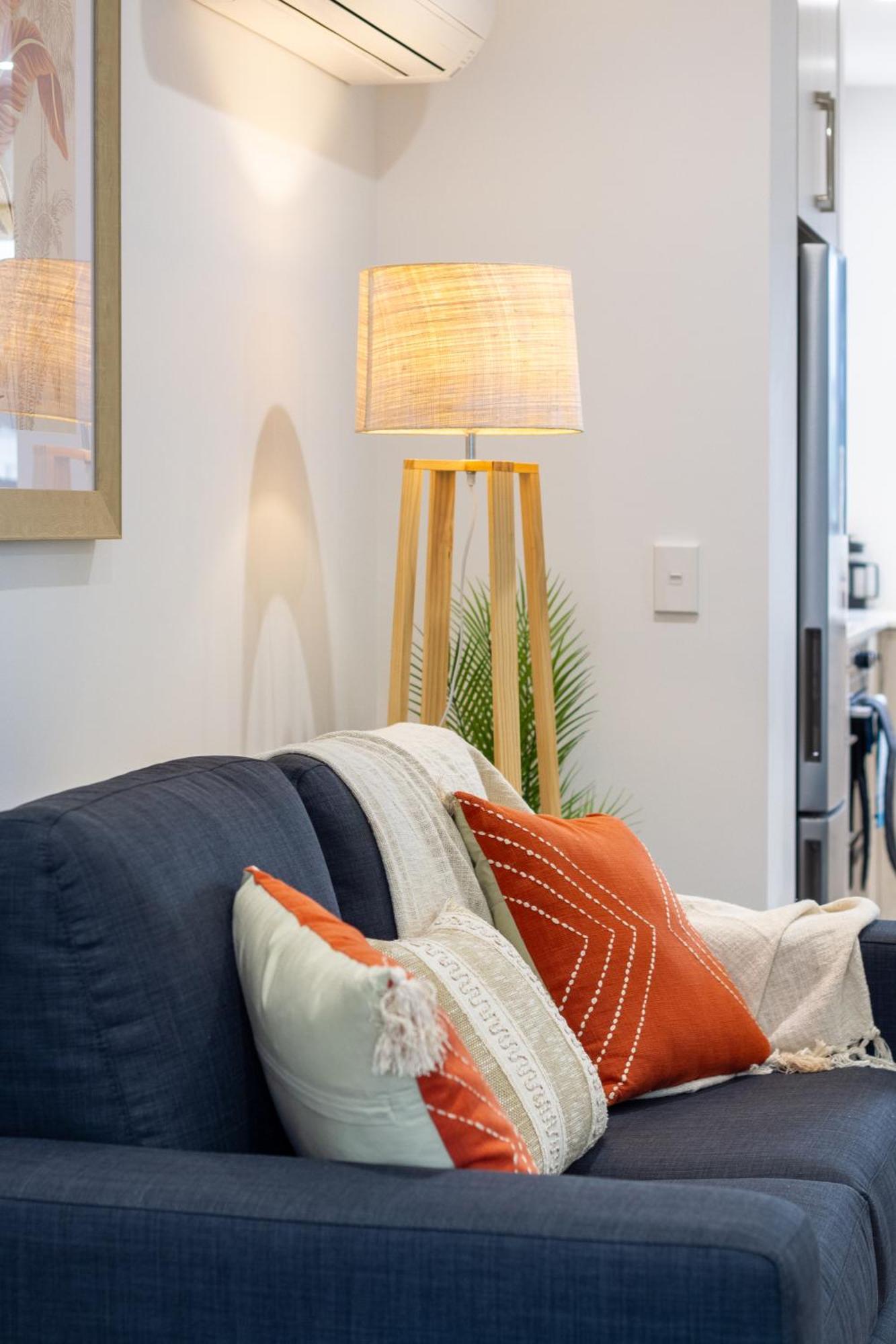 Modern City Lifestyle: 2 Bedroom 1 Bath Christchurch Extérieur photo
