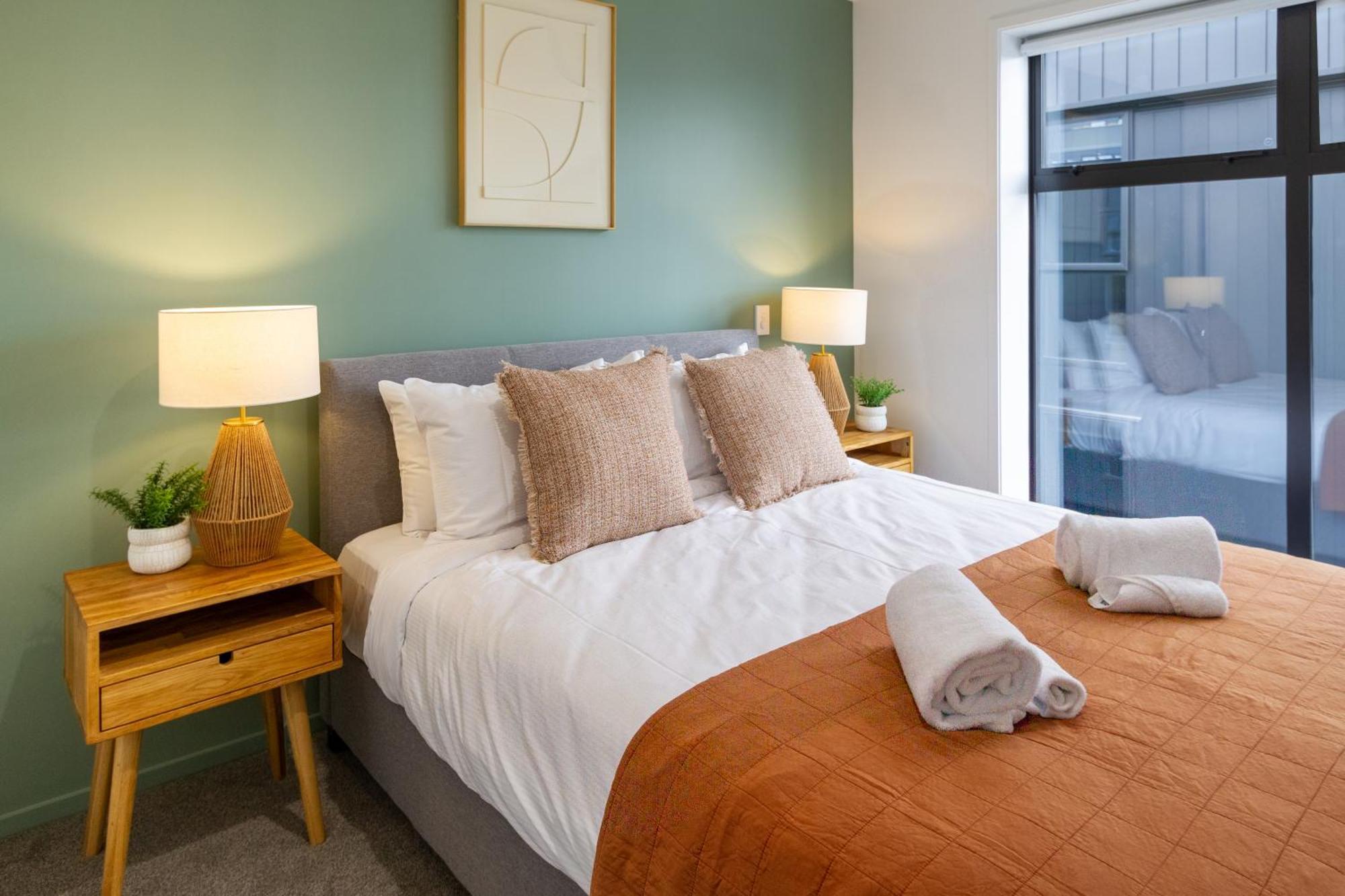 Modern City Lifestyle: 2 Bedroom 1 Bath Christchurch Extérieur photo